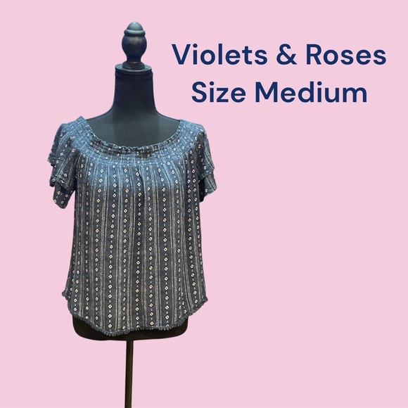 VIOLETS & ROSES CROP TOP ON OR OFF SHOULDER SIZE MEDIUM GENTLY WORN - Picture 1 of 3